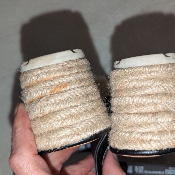 Timberland Black Sandals with Woven Design and Ankle Strap - Picture 8 of 9